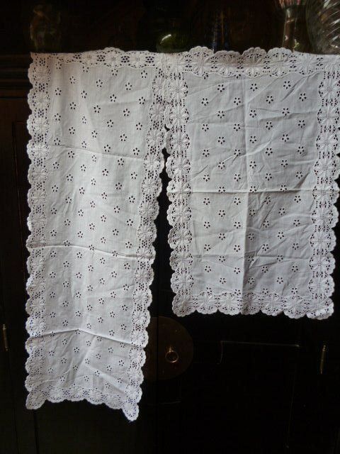 Guide Couture 'Fraises Galore' - Modèles Napperons, Centres De Table, Sous-verres - Neuf