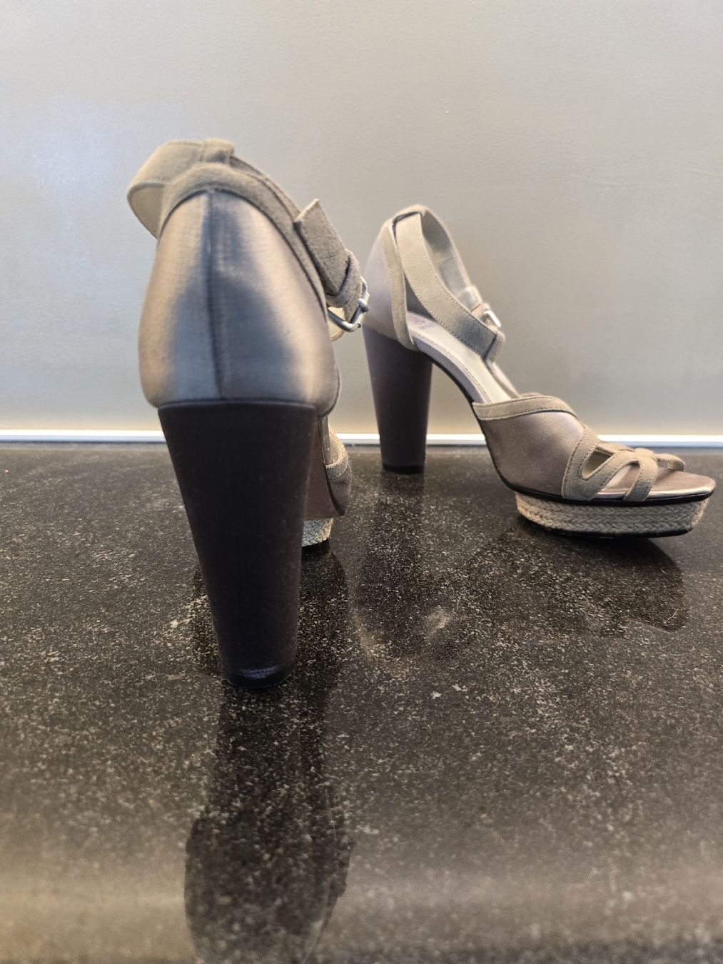 Navyboot Damenschuhe: Navyboot Sandalen silber/mauve - Grösse 38 – Gebraucht aus Hägglingen von Raff_Ella 2