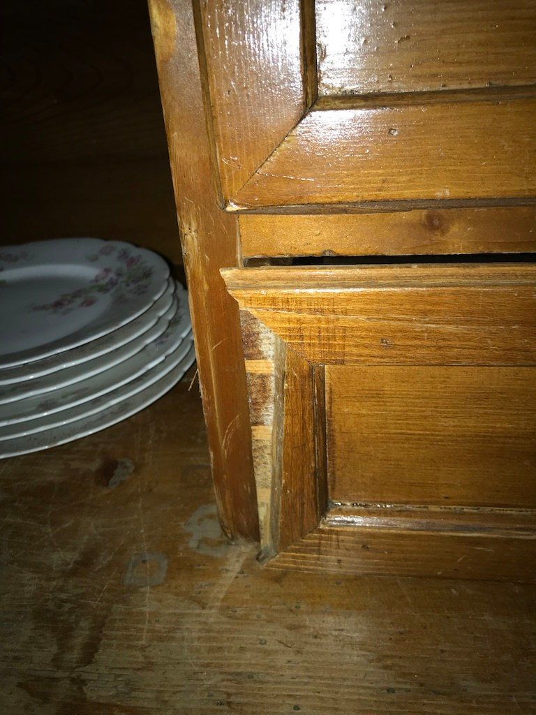Credenze: Buffet vaisselier antik Kommode Büfett – Usato da St-Cierges venduto da LeRegain 5