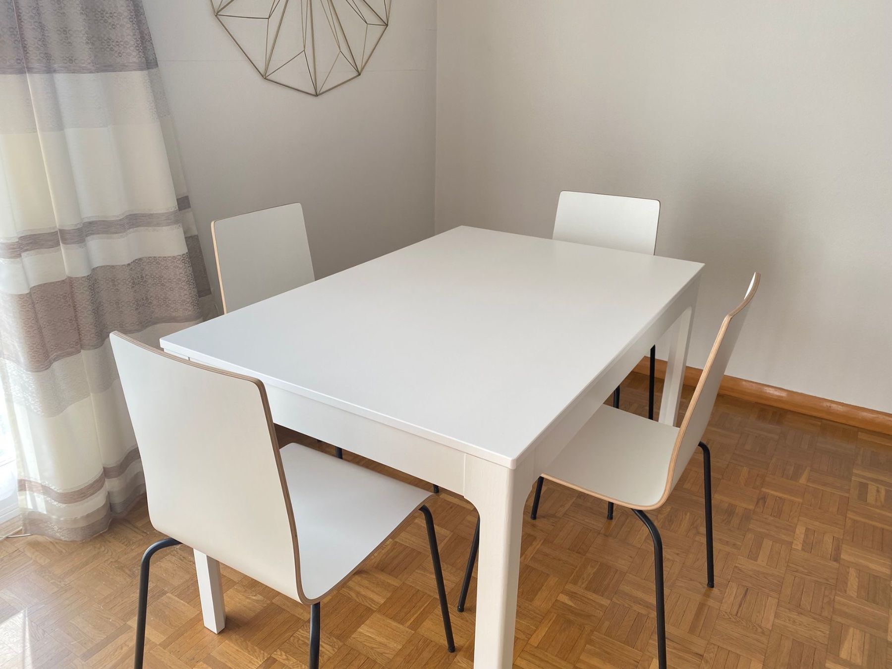 Ikea Tavoli: Weiss Tisch – Usato da Schaffhausen venduto da ila_5fy7