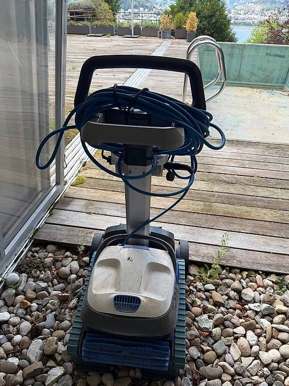 Dolphin Schwimmbad-Zubehör: Dolphin Poolroboter mit Caddy S300i – Gebraucht aus Luzern von jd111111 2