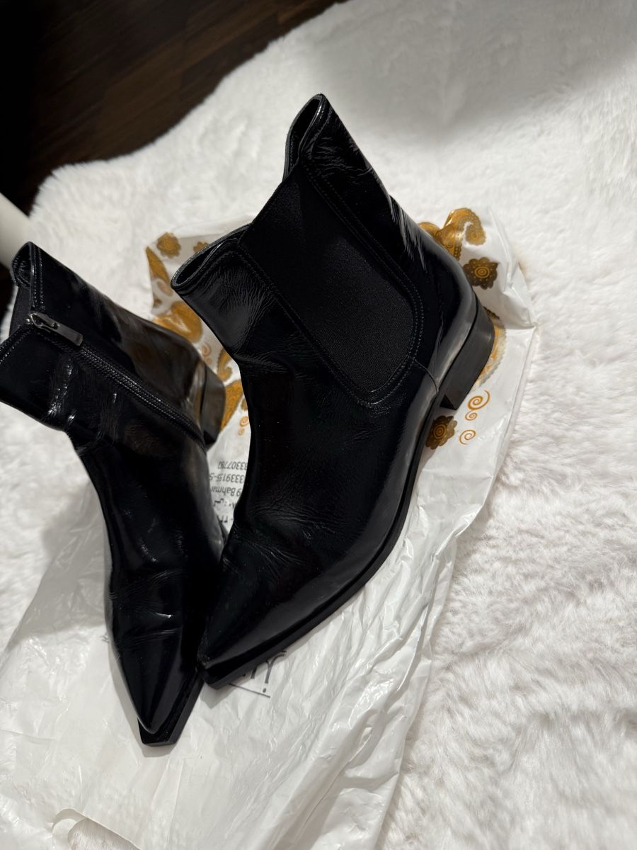 Scarpe da donna: Leather Black Ankle Boots – Nuovo (secondo la descrizione) da Meggen venduto da nik_5g2v 1