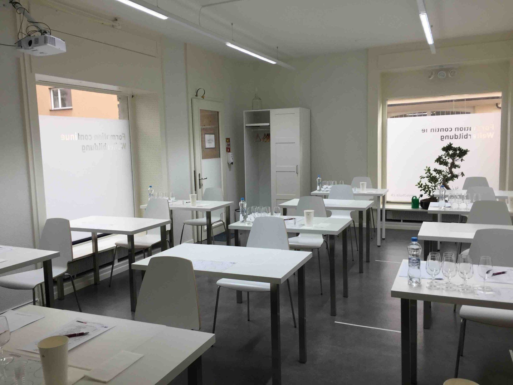 Ikea Tavoli: Tisch Linnmon 100x60cm mit Tischbeine – Usato da Leuzigen venduto da byr_2nx2