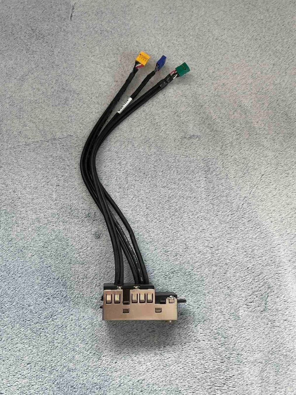 Cavi: USB Panel +4 – Usato da MAGDEN venduto da GoldenEagle2020