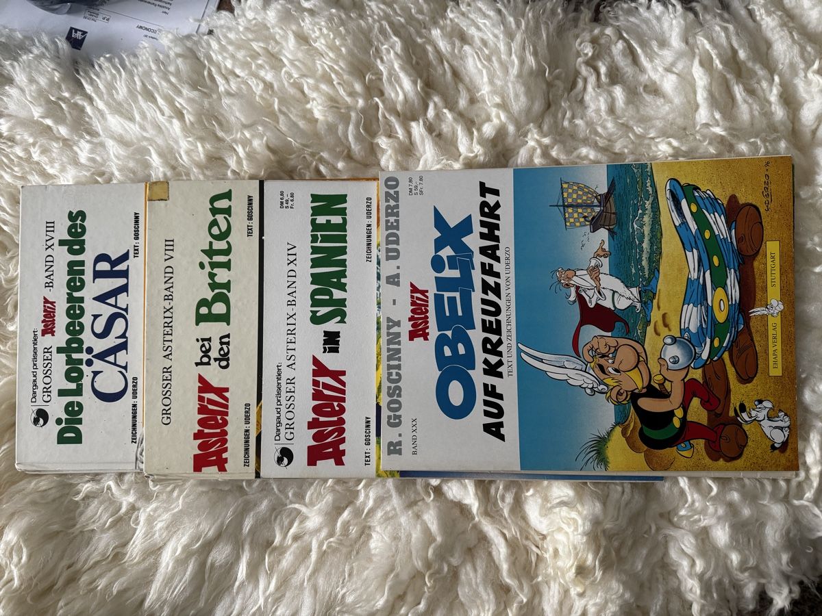 Comics: Asterix comics bundle, 10 books, varying conditions – Gebraucht aus Olten von Asaliya 2