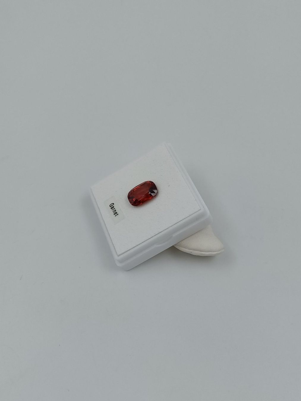 Edelsteine: 1 ORANGE ROTER GRANAT, 8.93 CT. – Gebraucht aus Luzern von EdiGem 2