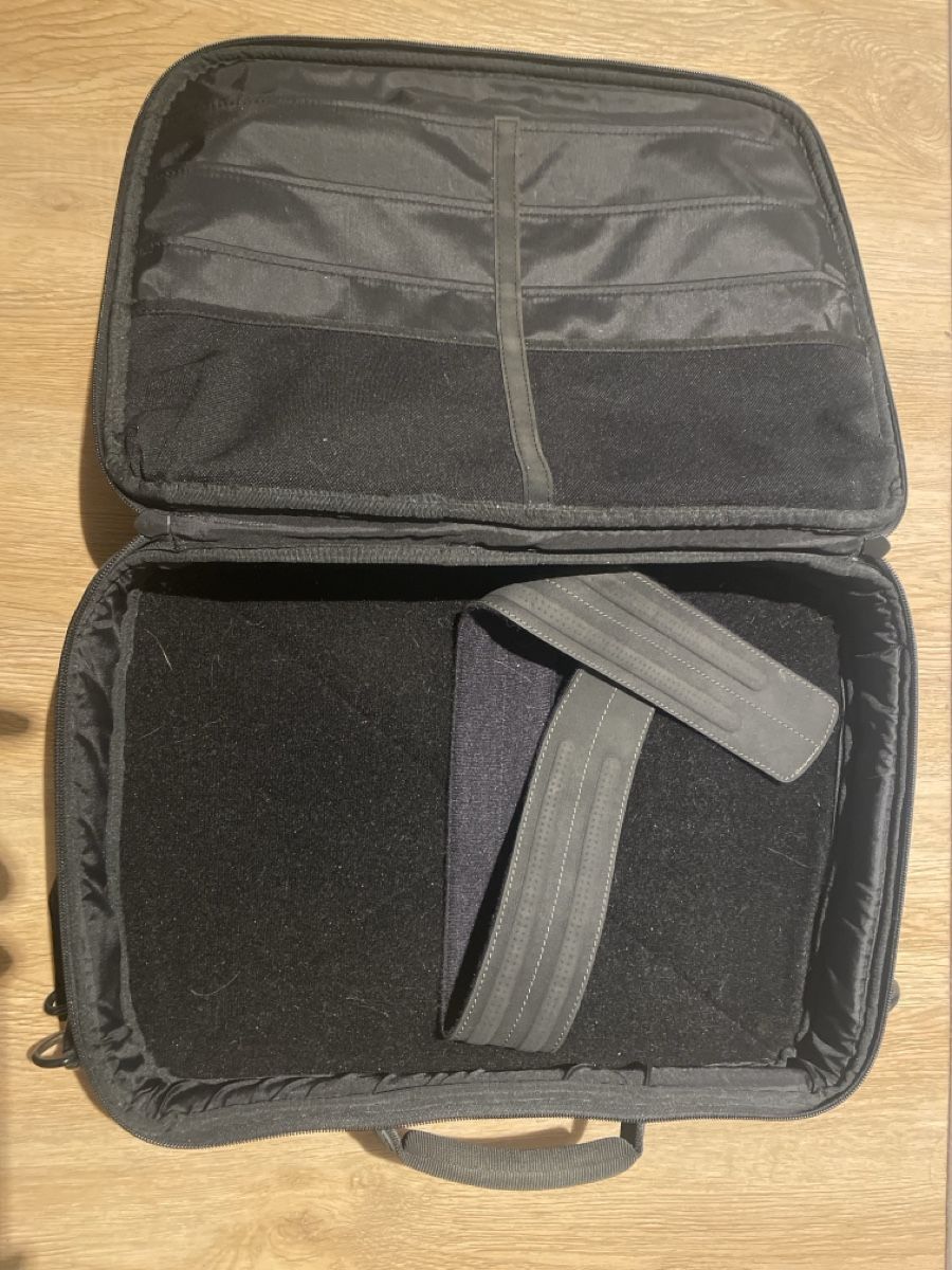 Samsonite Sacs: Schwarze Laptoptasche / Samsonite-Tasche - Top Zustand! – D'occasion à Schüpfen par jan_j2mw 2