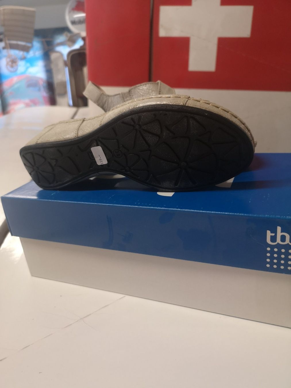 Damenschuhe: Damenschuh – Neu und originalverpackt aus Möhlin von Highwaytom 2