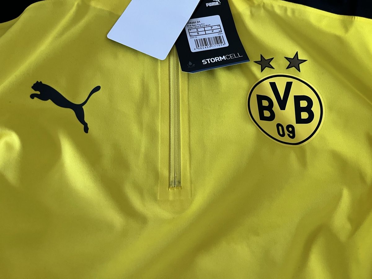Giacche: Jacket borrusia Dortmund  – Nuovo e nell'imballaggio originale da Chambésy venduto da Louwall_football 1