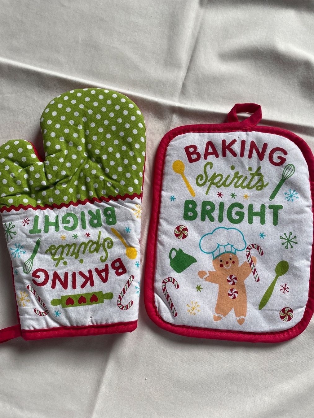 Tutte le decorazioni: Christmas Pot Holder Baking Spirits Bright New – Nuovo e nell'imballaggio originale da Buttikon SZ venduto da Maxwelltime 1