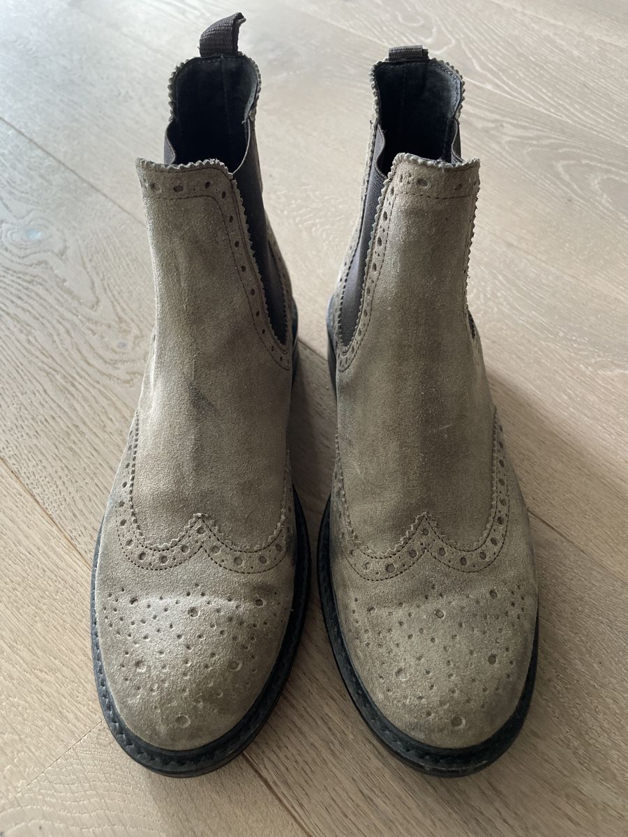 Scarpe da donna: Graue Wildleder-Stiefeletten Grösse 39 – Nuovo (secondo la descrizione) da Uster venduto da fas_q2ft 1