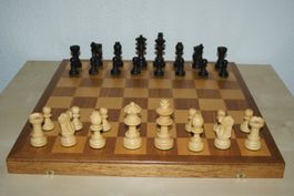 Schachbrett aus Holz in Klapp Box