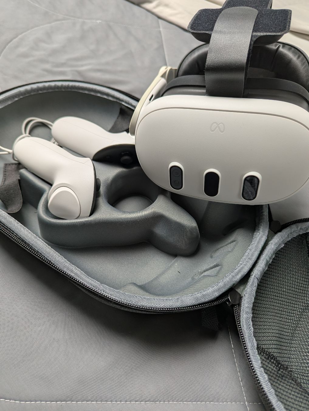 Meta Casque VR: Meta Quest 3 128 VR mit Zubehör – D'occasion à Unterrindal par x.m4rc