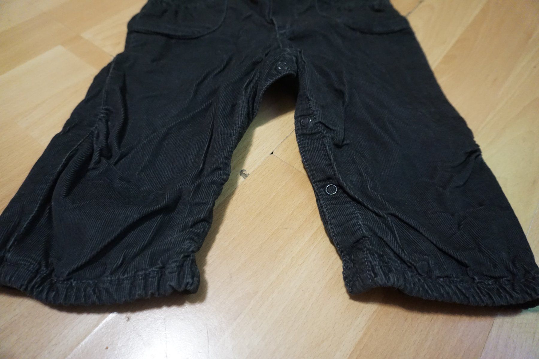 H&M Hosen: Latzhose Cord Gr. 80 – Gebraucht aus Zürich von einalemjena 1