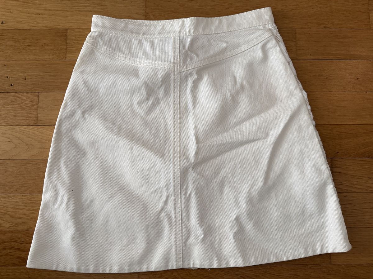 Louis Vuitton Gonne: Louis Vuitton White Mini Skirt with Zipper – Nuovo (secondo la descrizione) da Oberengstringen venduto da Titina90 1
