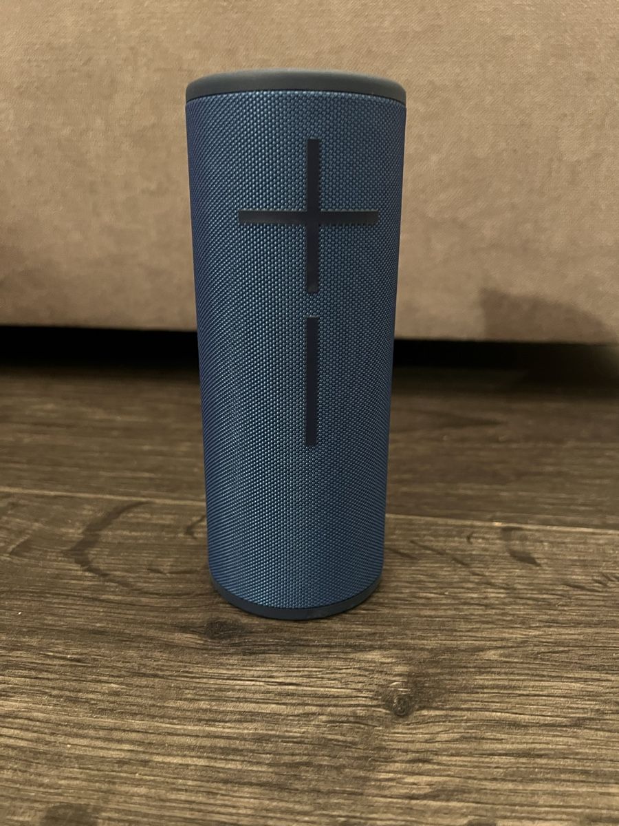 Ultimate Ears Lautsprecher: Bluetooth Lautsprecher Ultimate Ears BOOM 3 blau gebraucht – Defekt aus Brislach von ale_t9y7