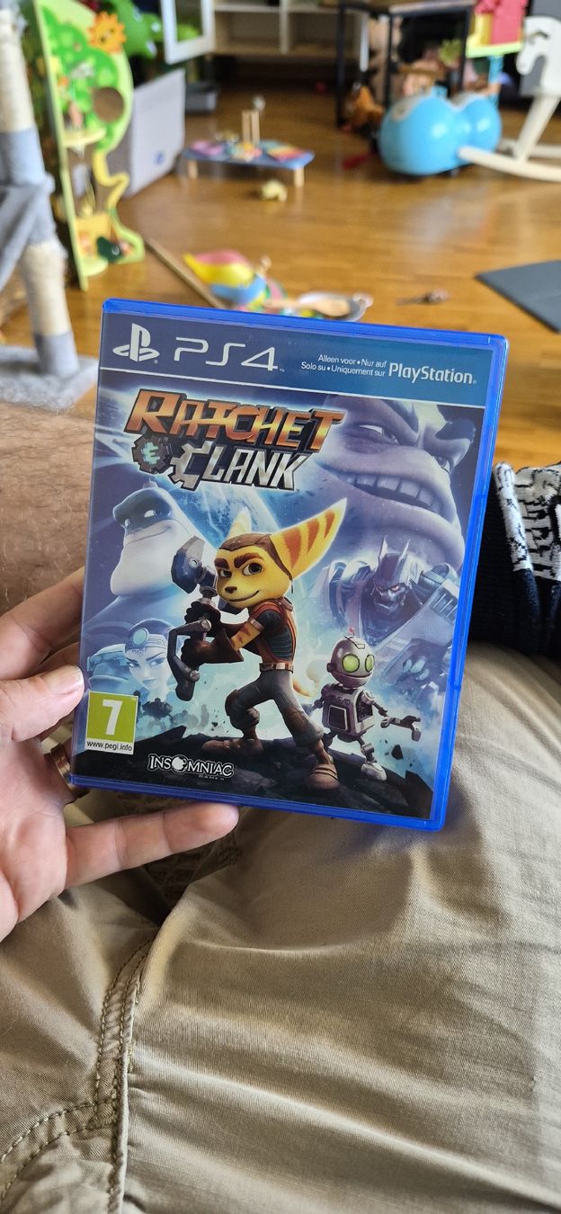 Sony Giochi: Jeu PS4 Ratchet and Clank  – Nuovo (secondo la descrizione) da Gland venduto da JeromeR.