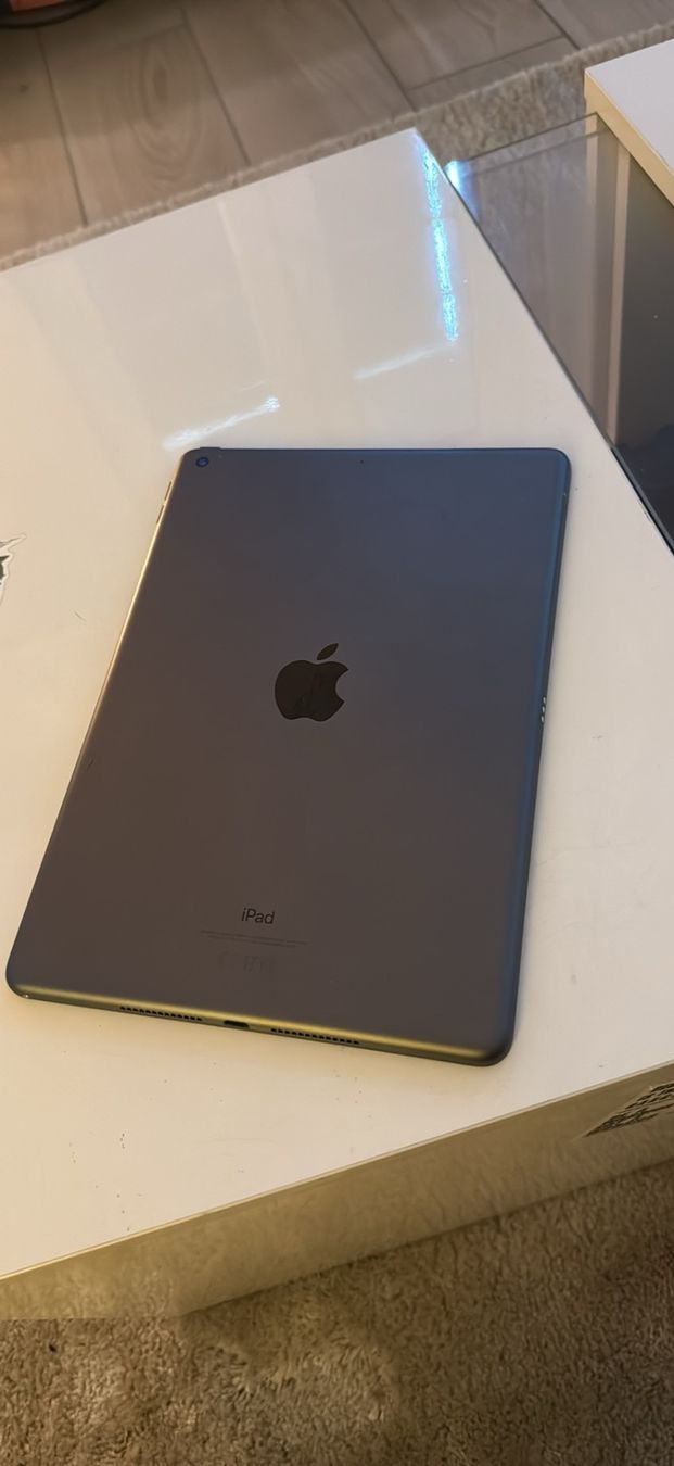 Apple Tablettes PC: iPad 9 – D'occasion à Bischofszell par emk_8td8 1