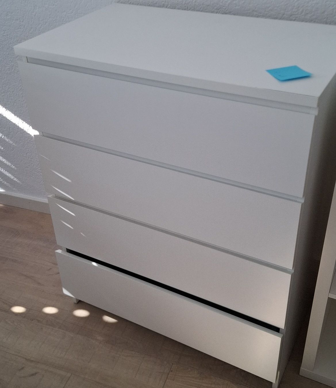 Cassettiere: Kommode weiss mit vier Schubladen – Usato da Niederglatt ZH venduto da adr_vc9s