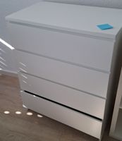 Kommode weiss mit vier Schubladen
