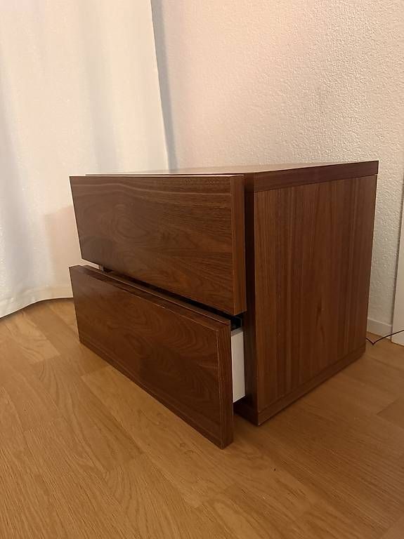 Pfister Tables de nuit: Nachtisch aus Holz – D'occasion à Niederscherli par ton_q2jl