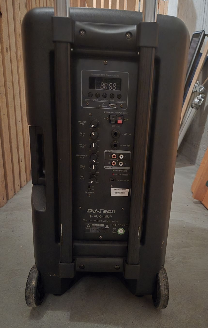 Haut-parleurs: FPX-122 Enceinte avec micro wireless  – D'occasion à Estavayer-le-Lac par Clapsodi 2