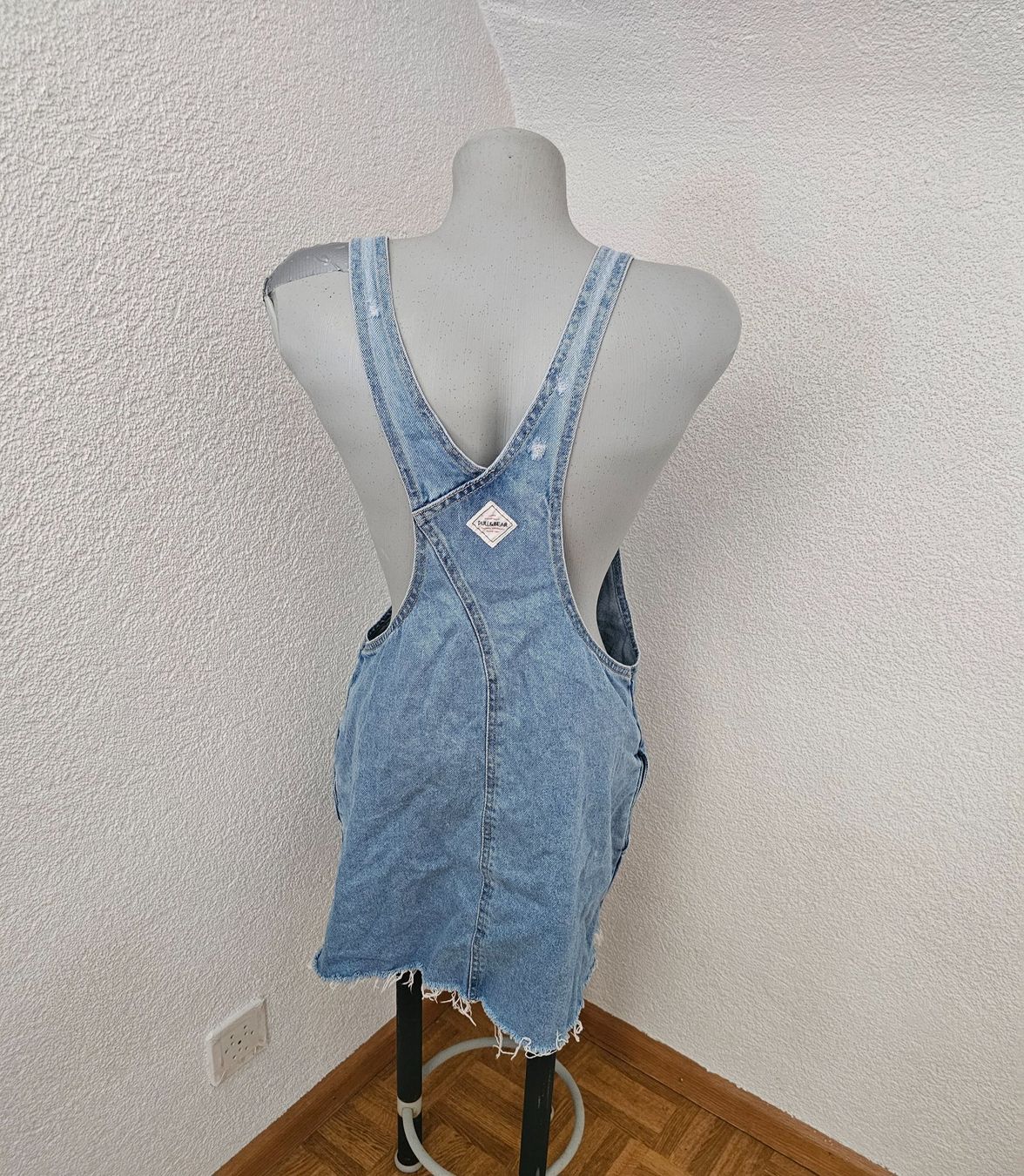 Vestiti: Pull&Bear Jeans Latzkleid Denim hellblau Gr. S/M Fransen – Usato da Füllinsdorf venduto da Sunnebliemli7 4