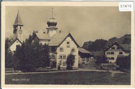 Parpan - Dorfpartie mit Kirchen