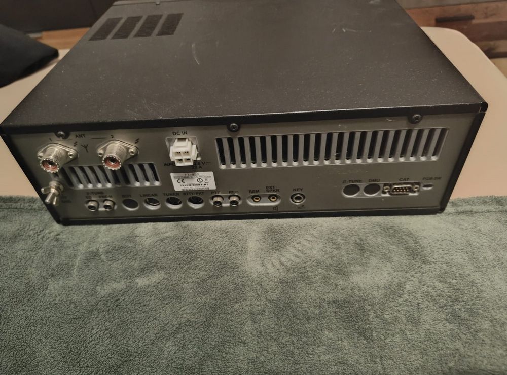 Yaesu Funktechnik: Yaesu FT950 + acc. – Gebraucht aus Olten von Hb9ocr 5