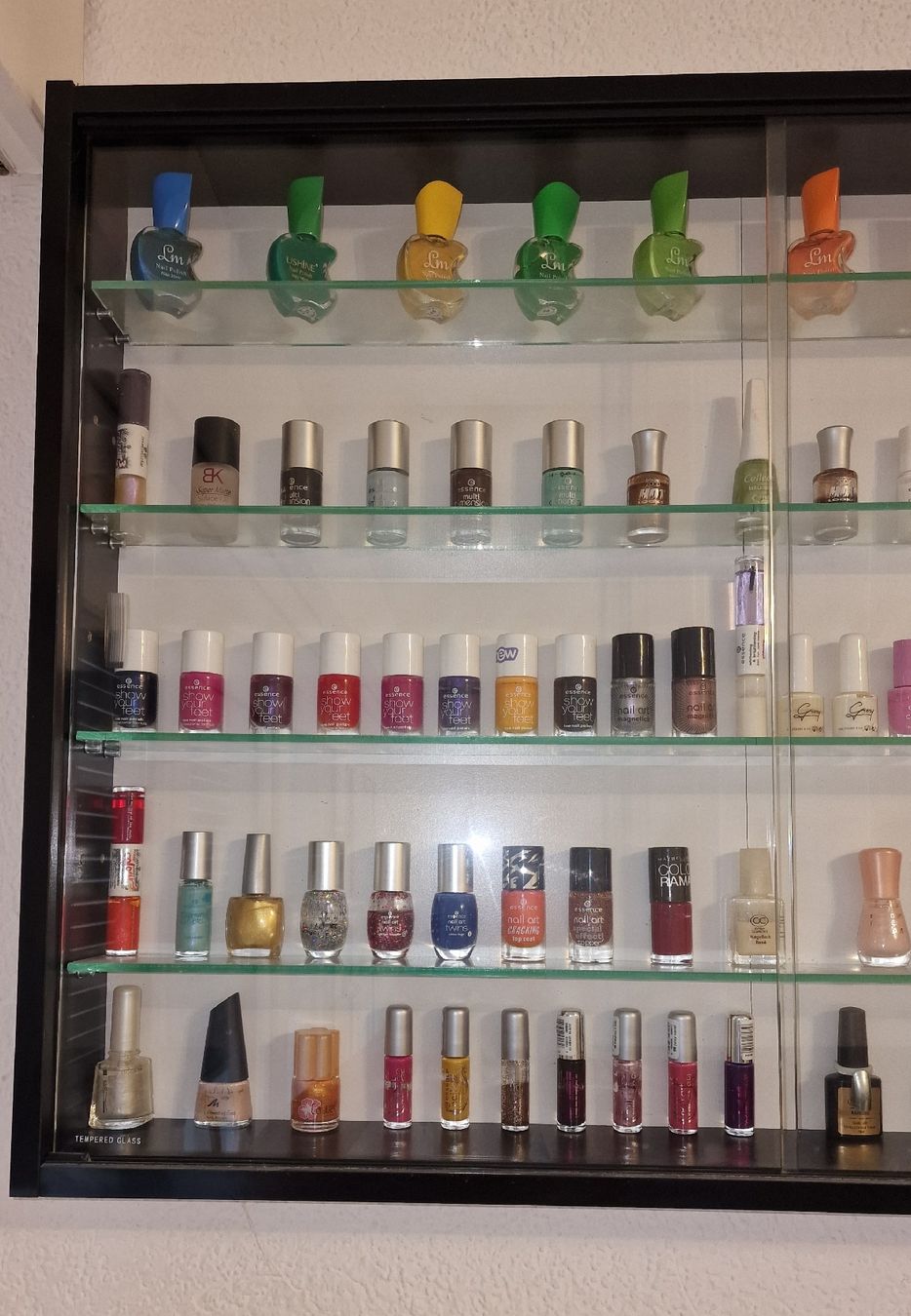 Smalto per unghie: Wandvitrine inklusive Nagellacke – Nuovo (secondo la descrizione) da Kehrsatz venduto da MyShoppy 1