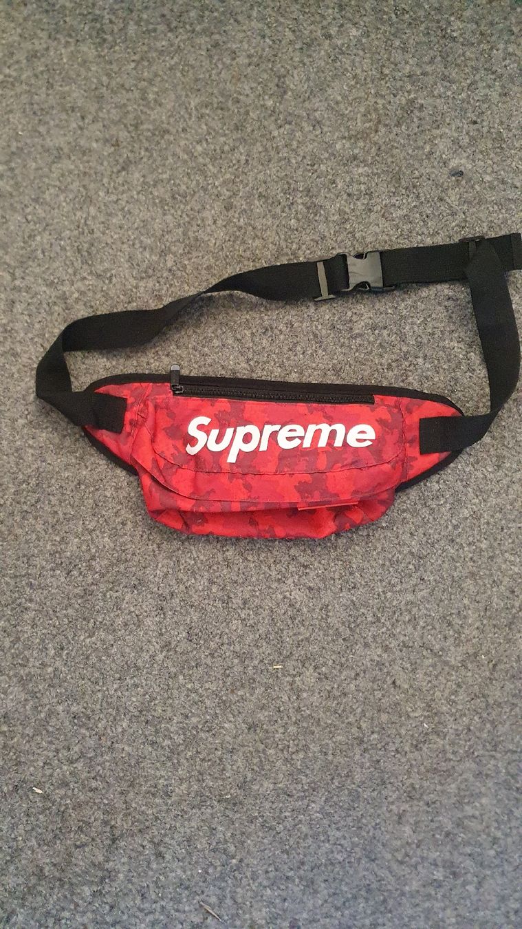 Supreme Borse: Supreme Bauchtasche – Nuovo (secondo la descrizione) da Hünibach venduto da tommy_gunn