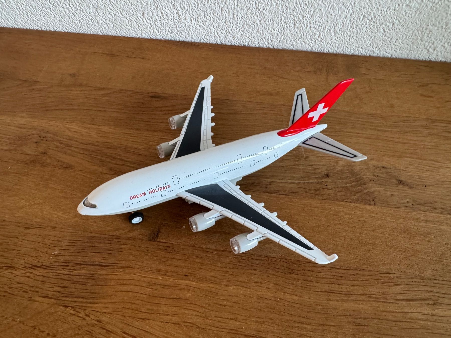 Spielzeuge: Flugzeug A380 mit Licht & Sound – Gebraucht aus Frauenfeld von lind11 1