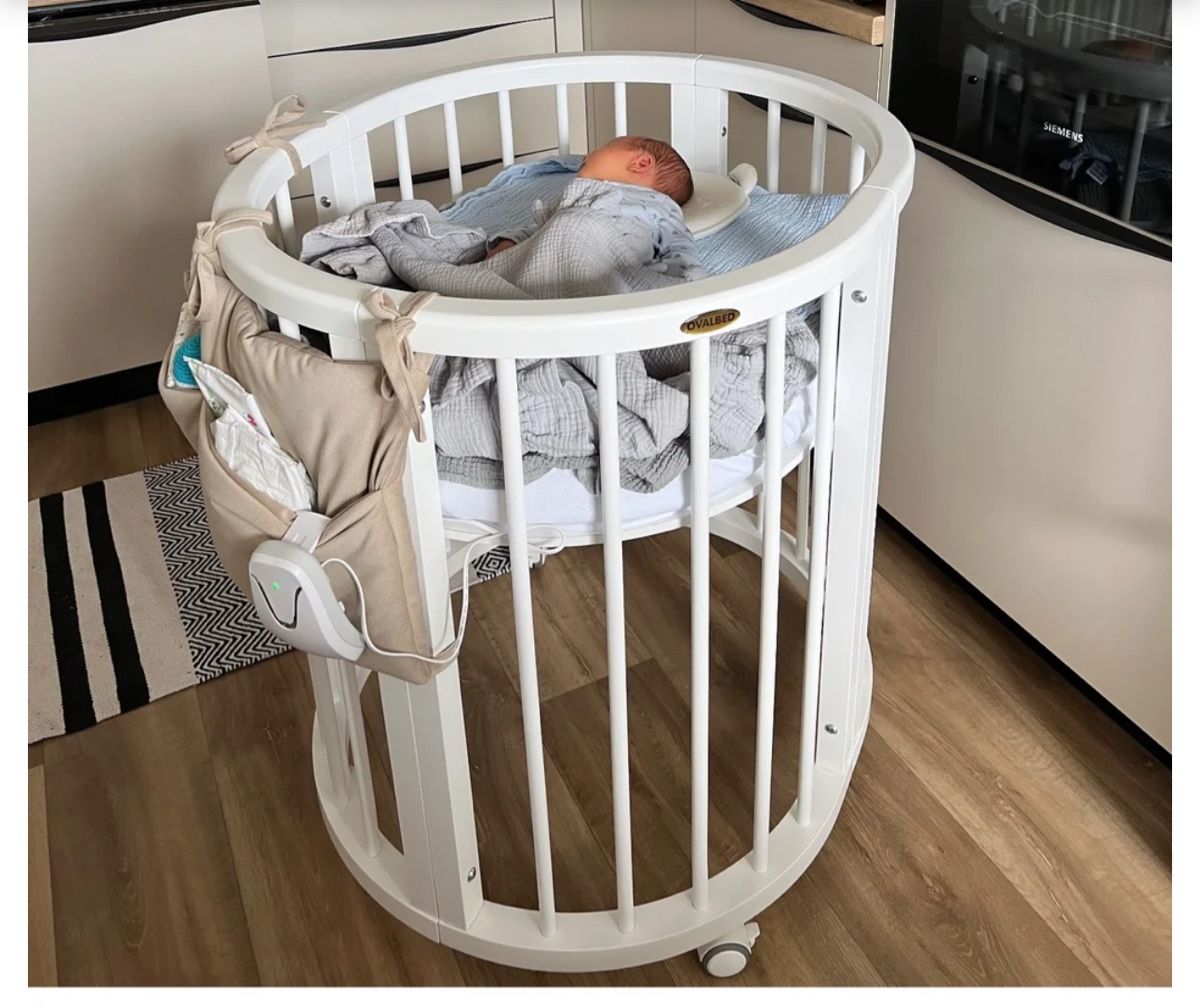Lits: Oval baby bed – D'occasion à Affoltern am Albis par rot_682g 3