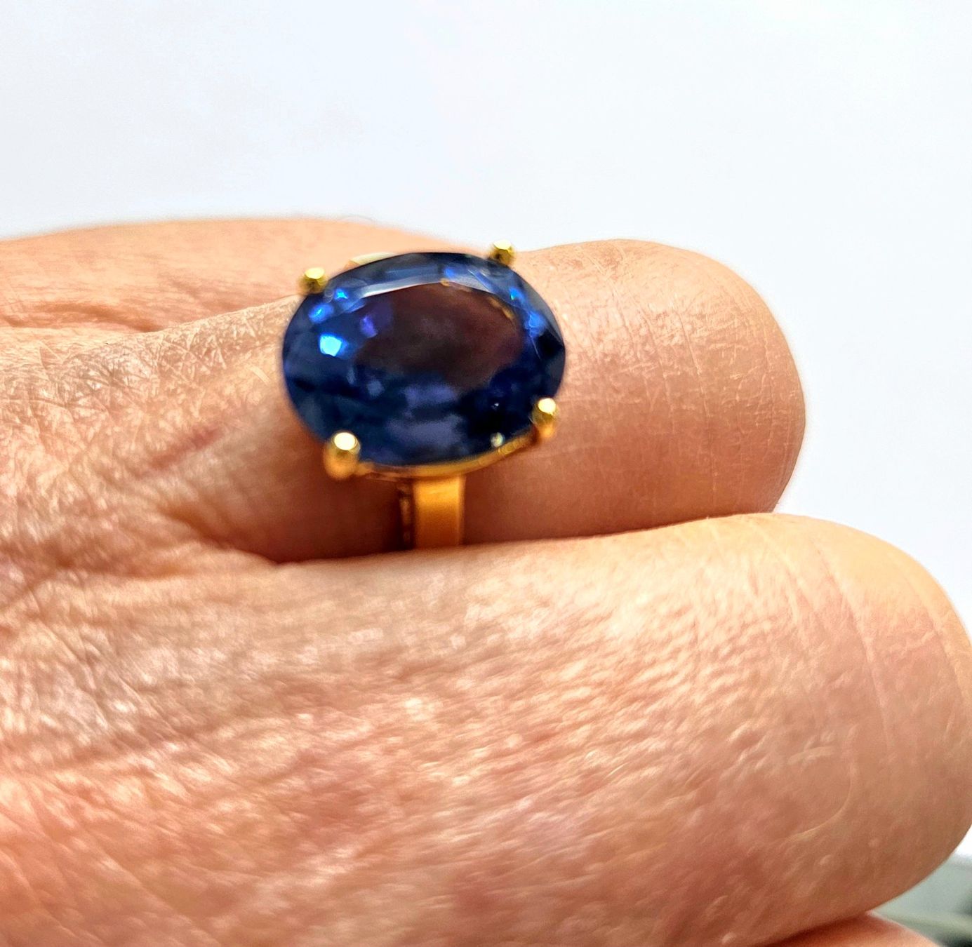 Anelli: Eleganter Goldring mit blauem Safir – Nuovo e nell'imballaggio originale da Zürich venduto da adriben 4