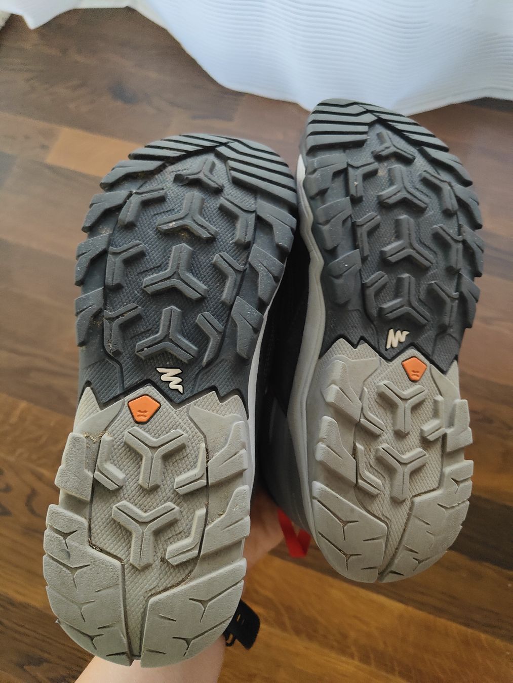 Decathlon Scarpe per ragazzi: Quechua Kinder Wanderschuhe, Grösse 38 – Usato da Villmergen venduto da ElenaRo 3