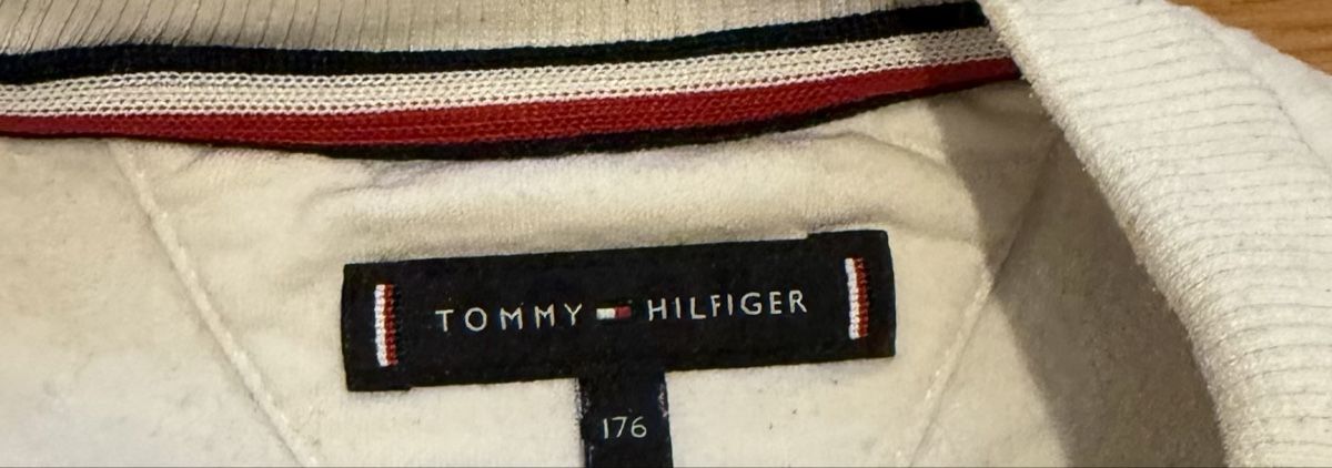 Tommy Hilfiger Pullover & Sweatshirts: Pullover Tommy Hilfiger blanc taille 176 – Gebraucht aus Courtételle von Fiacuzzo 2