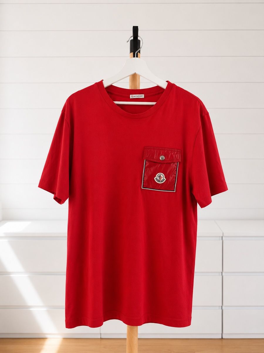 Moncler T-shirt: Moncler T-Shirt  – Usato da Neuhausen am Rheinfall venduto da ViktorSdAR