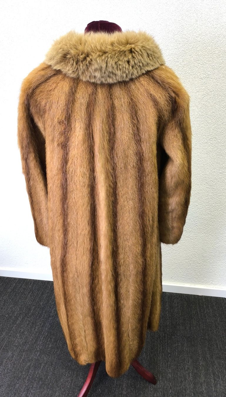 Cappotti: Damenpelzmantel Fuchs – Usato da Rüti ZH venduto da Restwert_Rueti_ZH 3