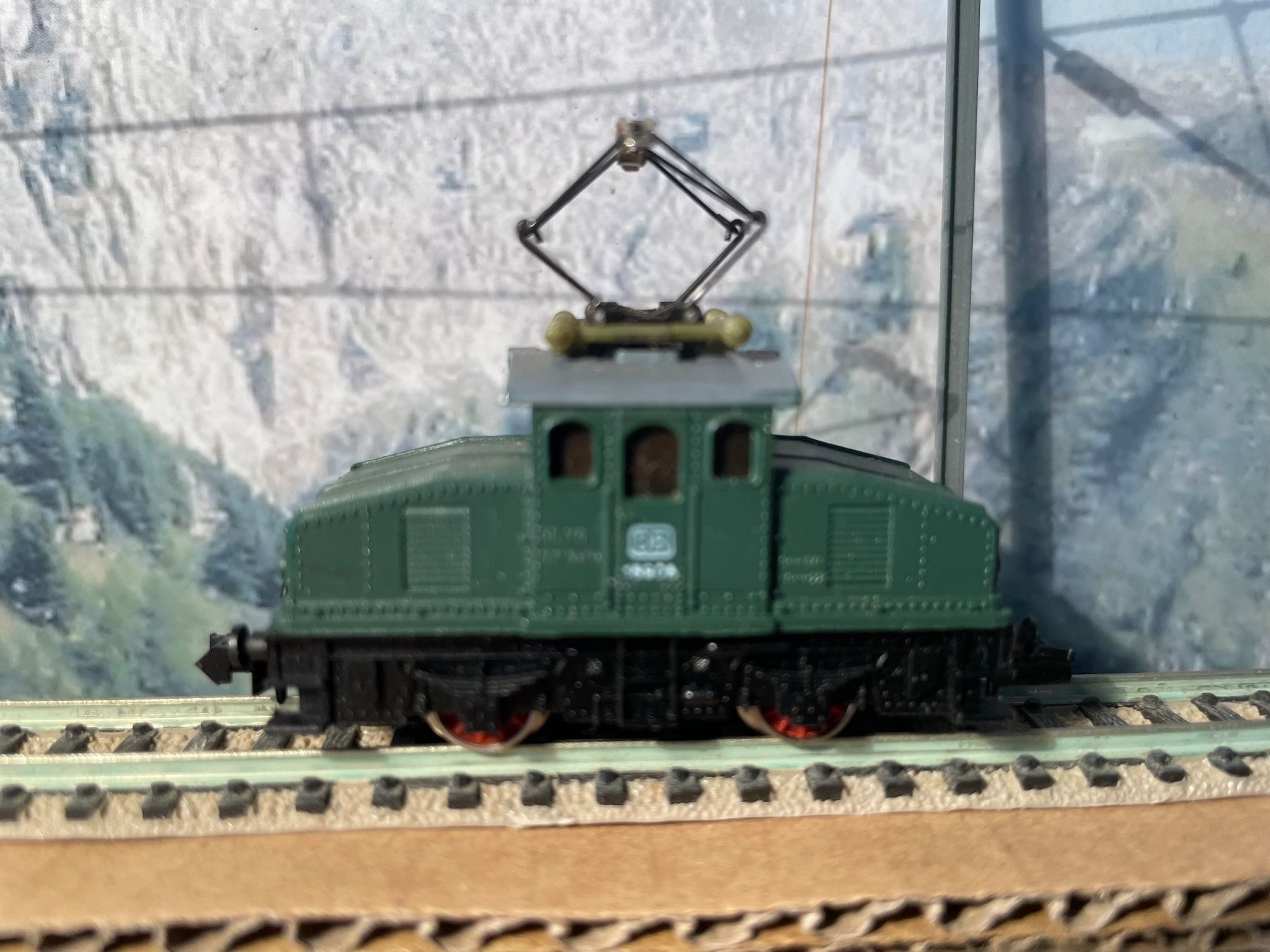 Arnold Modellini di ferrovie: Arnold 0240 E Lok  DB 169 05 grün – Usato da Rorschach venduto da Karotten