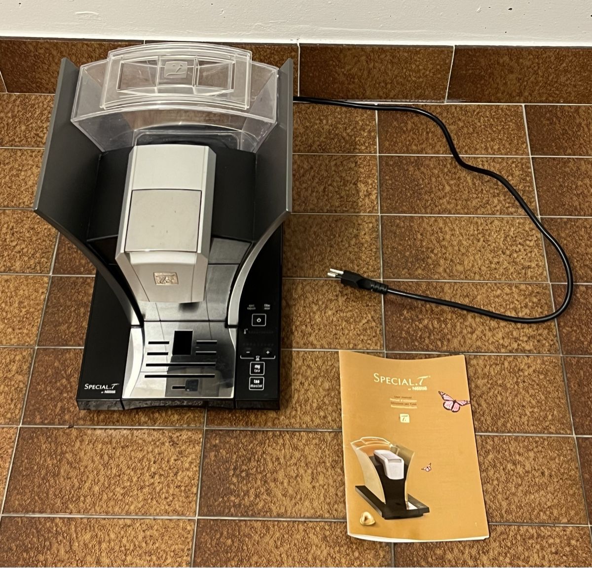 Nestlé Macchine per caffè & Macchine per espresso: Machine à thé Special.T Nestlé avec manuel état usagé – Usato da La Tour-de-Peilz venduto da Pansy02
