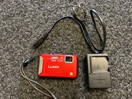 Lumix DMC-FT20: Rote Outdoor-Kamera - Top Zustand!