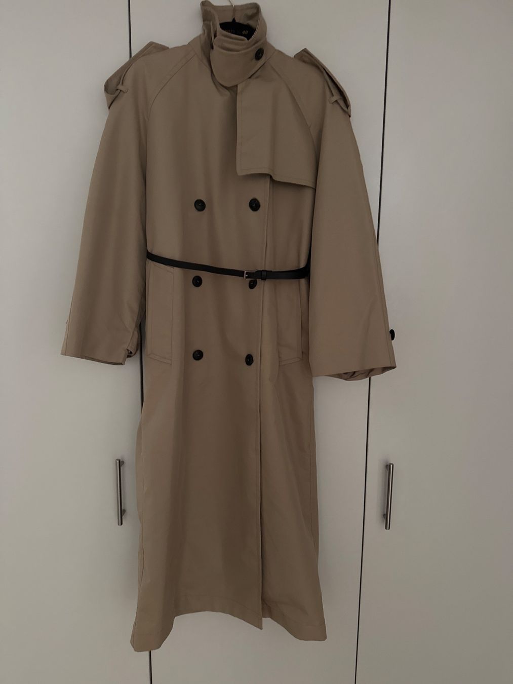 Zara Cappotti: Zara Trenchcoat Oversize  limitierte Edition – Usato da Kilchberg ZH venduto da atlanticpacific 1