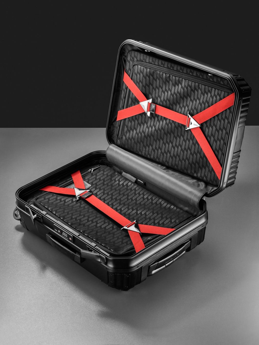 Reisekoffer: AMG Koffer, 7R Master, 55 cm – Neu und originalverpackt aus Zürich von DebsBre 1