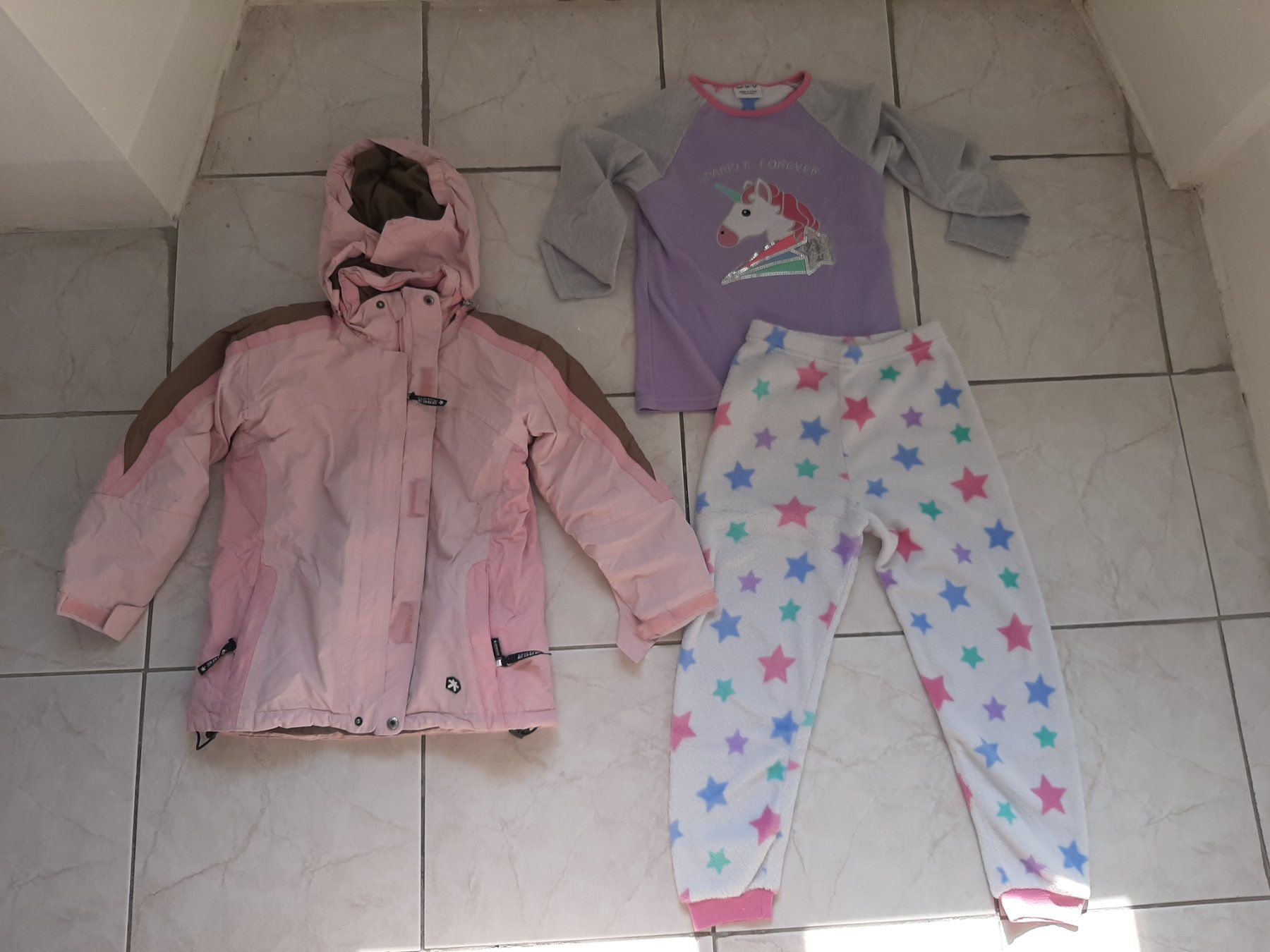 Lotti & Set di vestiti: Kleiderpaket gr 128-134 – Usato da Brissago venduto da lucabell 3