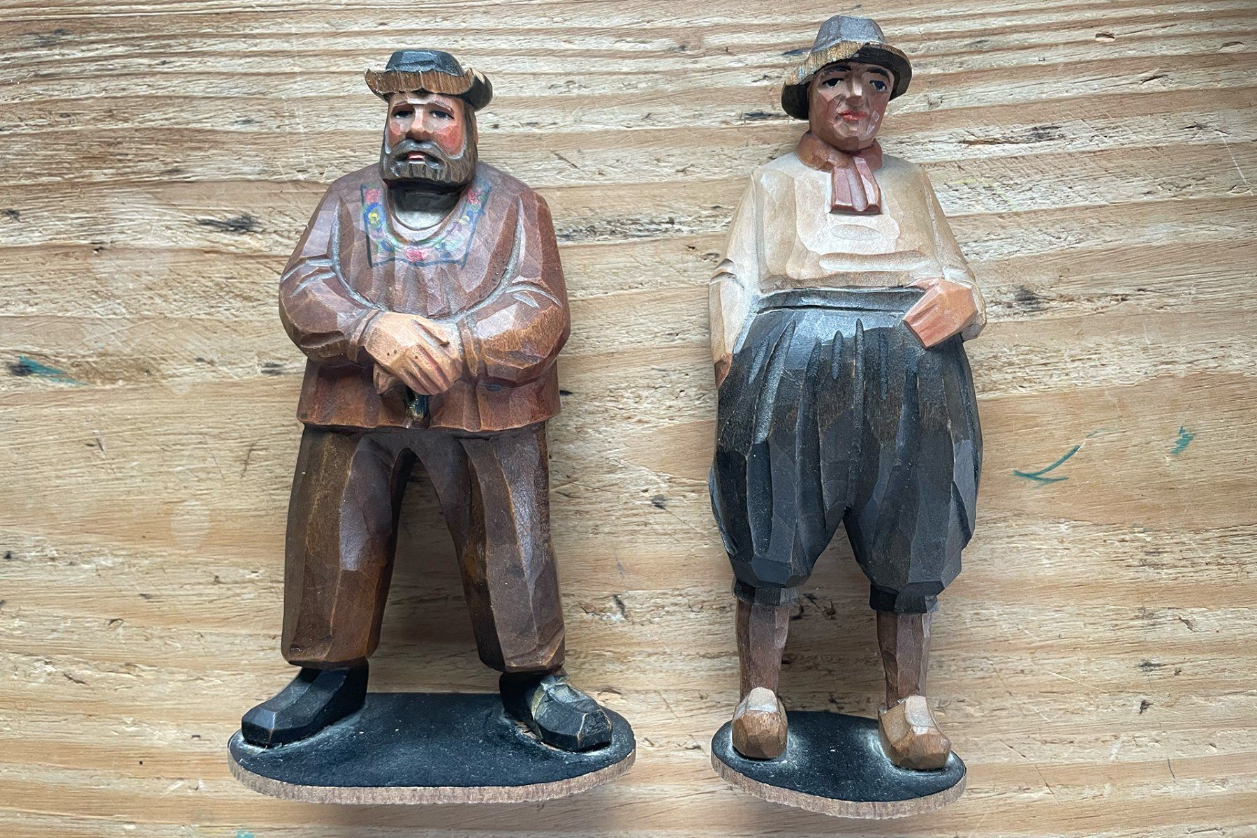Statuette: Diverse Holzmännchen – Usato da Ennetbürgen venduto da JWBT 3