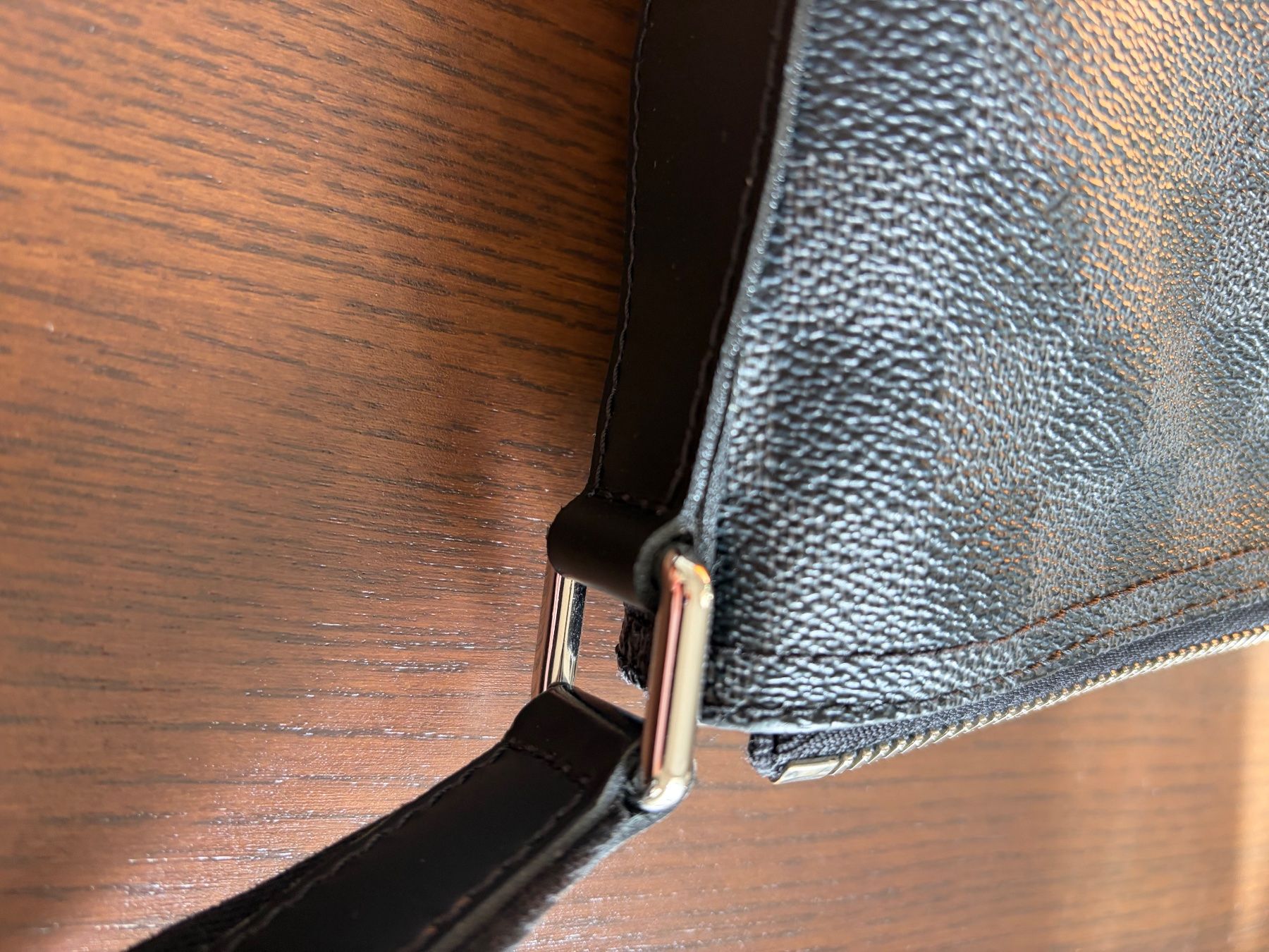 Louis Vuitton Borse: Louis Vuitton Torres Messenger Bag, Damier Graphite – Usato da Luzern venduto da WhoAmI 5