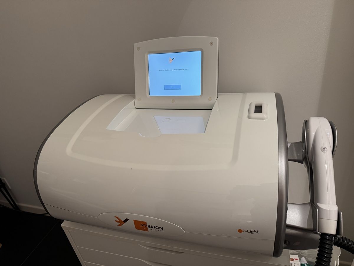 Epilatori: YPERION Or-Light Système IPL – Usato da Choëx venduto da Doudoune1 1