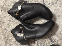 Schwarze Stiefeletten mit Reissverschluss Gr. 41