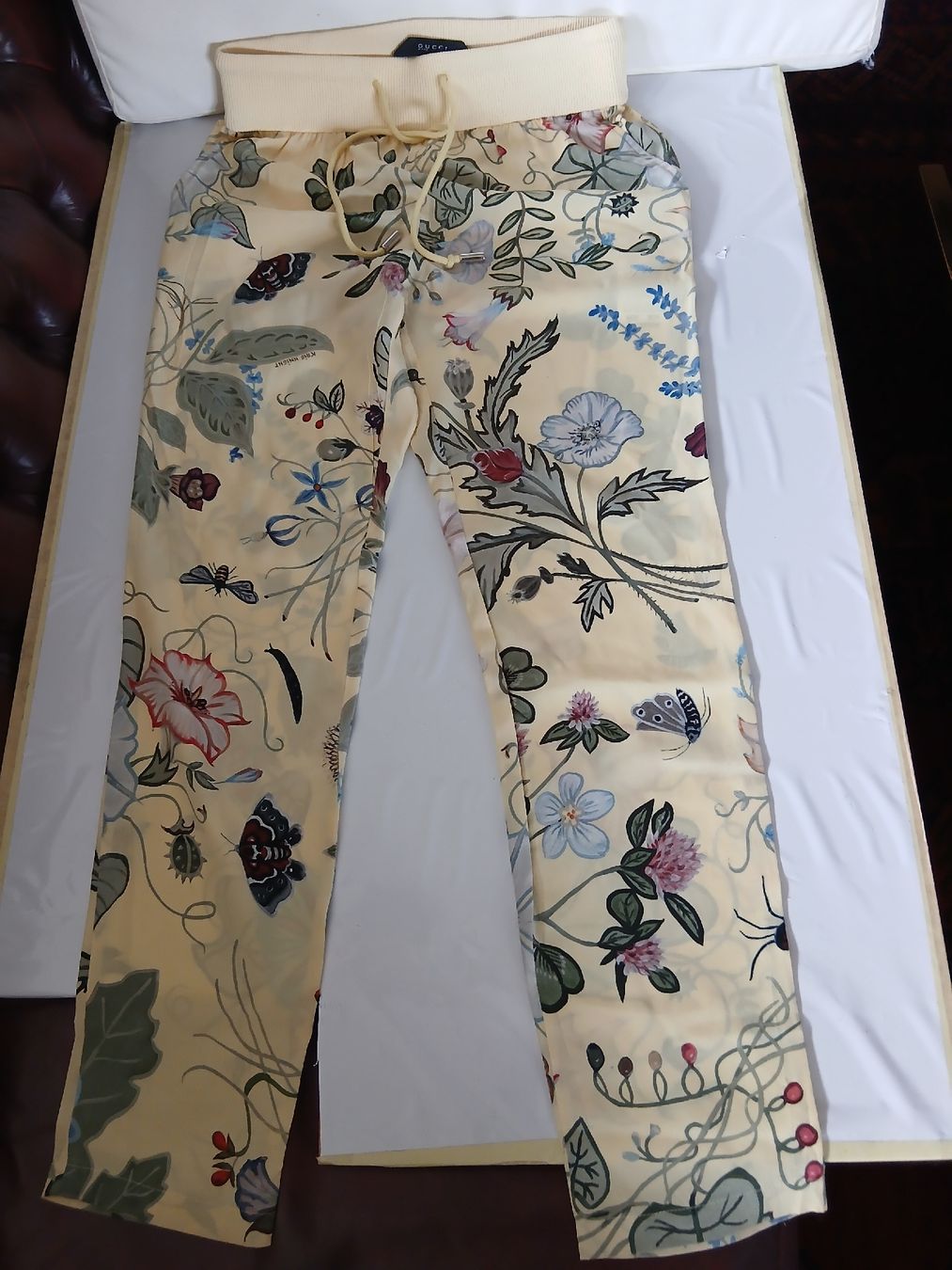 Gucci Pantaloni: Gucci Seiden Hose – Usato da Zürich venduto da tg4_y65n