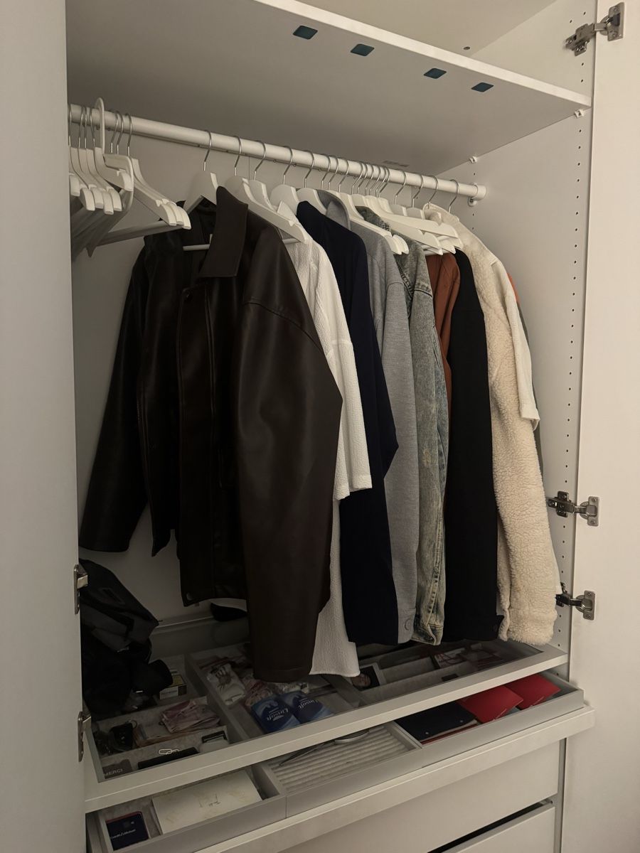 Ikea Armadi: Pax-Schrank 3 Meter mit Türen – Usato da Binningen venduto da Maydin1 2